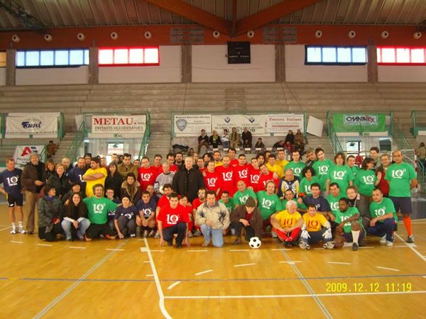 SPORT / In campo con i Diavoli Rossi. Ma fare goal non è l'unico obiettivo